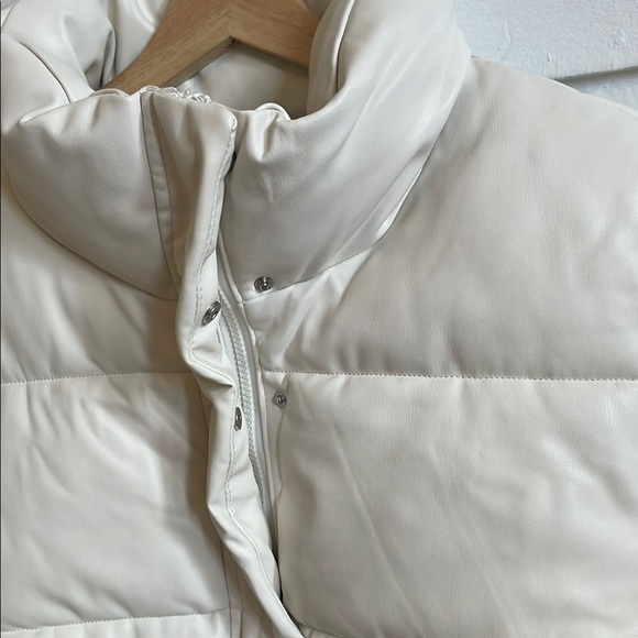 Zara Cream Quilted Vest with High Collar - Picture 2 of 6